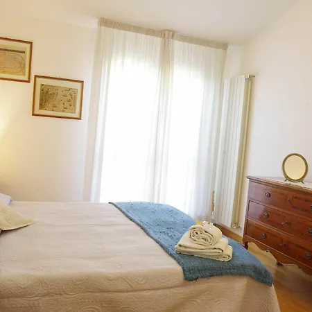Apartment With 2 Bedrooms In Viareggio, With Balcony And Wifi - 300 M *