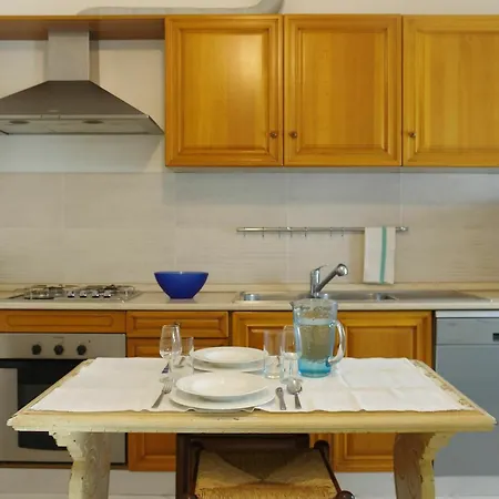 Apartment With 2 Bedrooms In Viareggio, With Balcony And Wifi - 300 M *